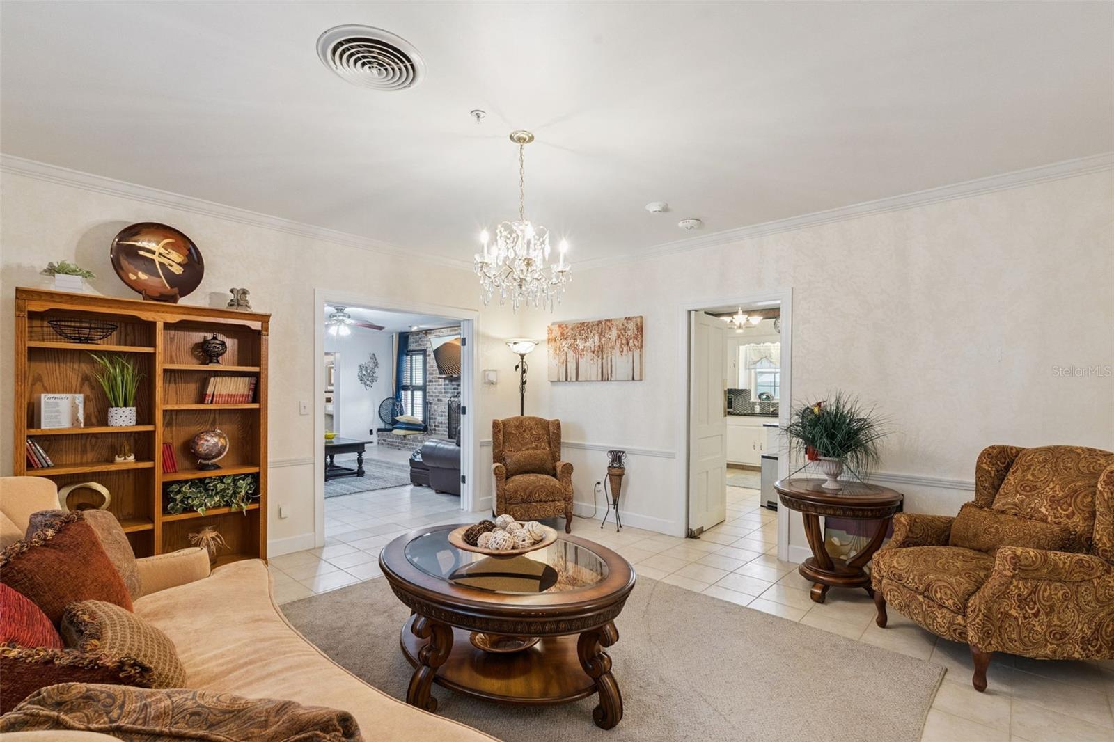 EUSTIS - Commercial Sale