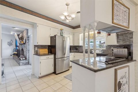 Tiny photo for 27 S Center Street, Eustis, FL 32726 (MLS # G5105132)