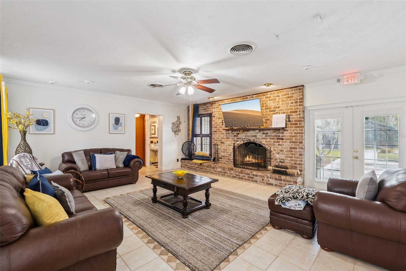 EUSTIS - Commercial Sale