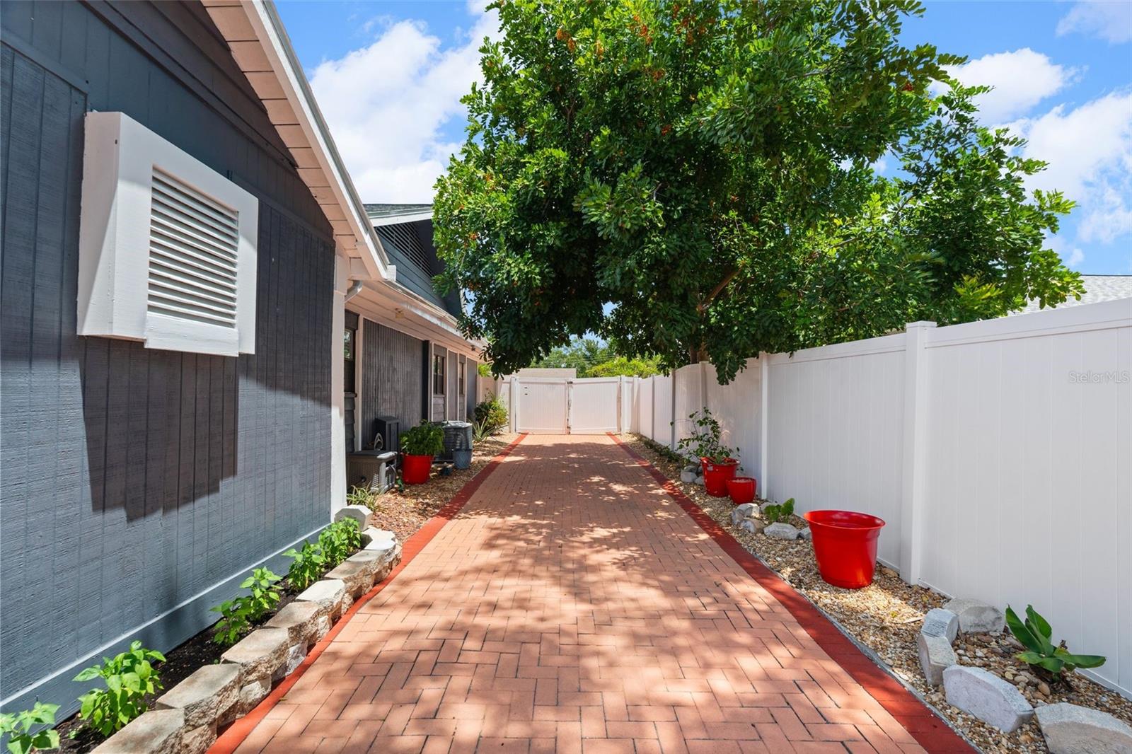 PAVER PARK ESTATES 2ND ADD - Residential