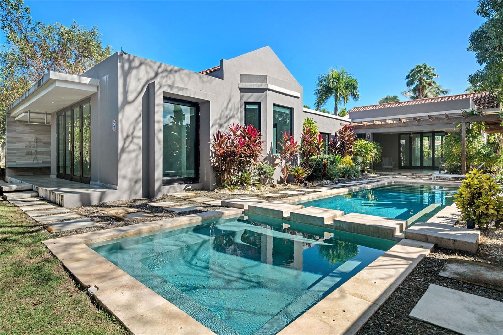 DORADO BEACH EAST - Residential