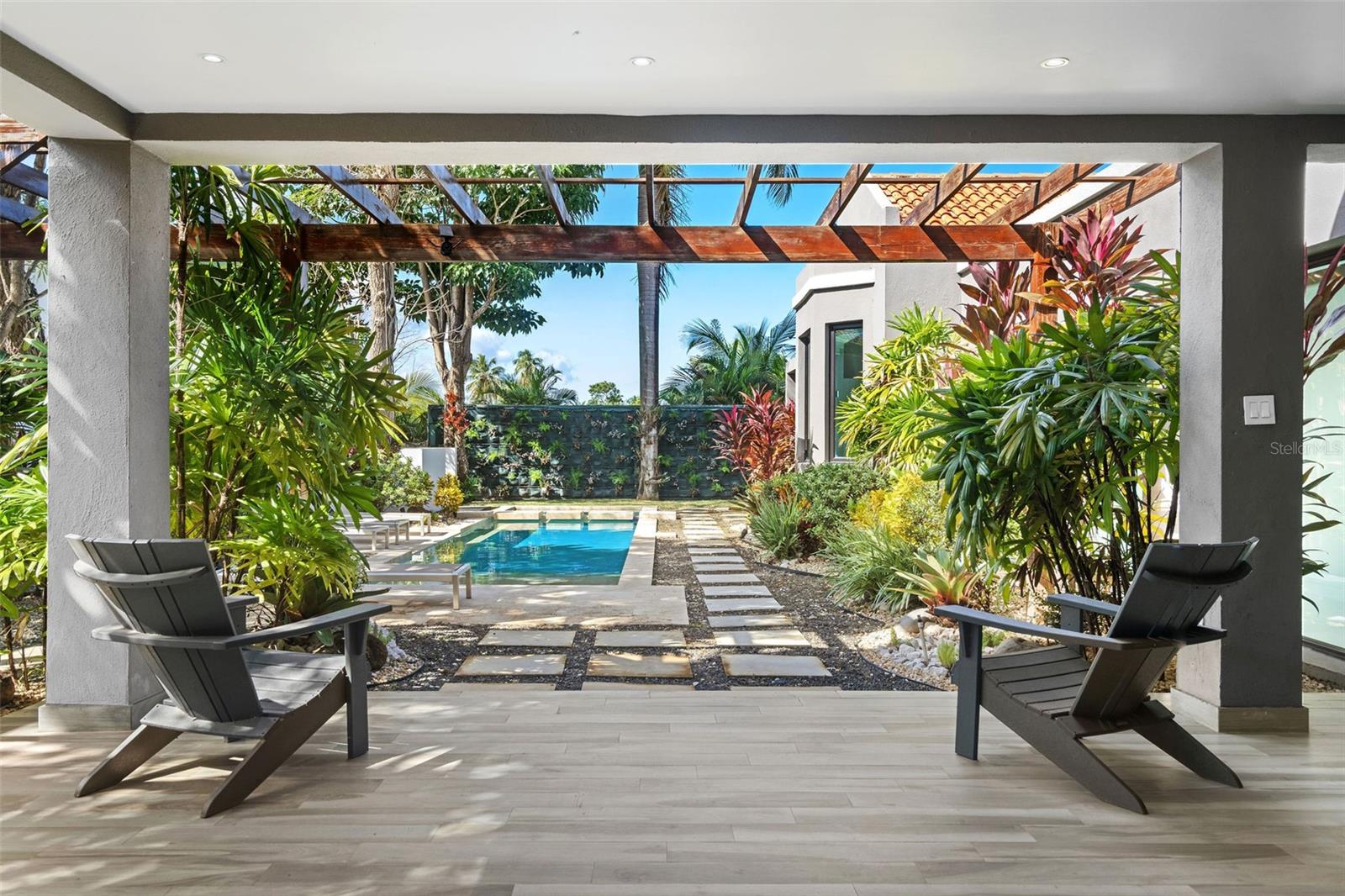 DORADO BEACH EAST - Residential