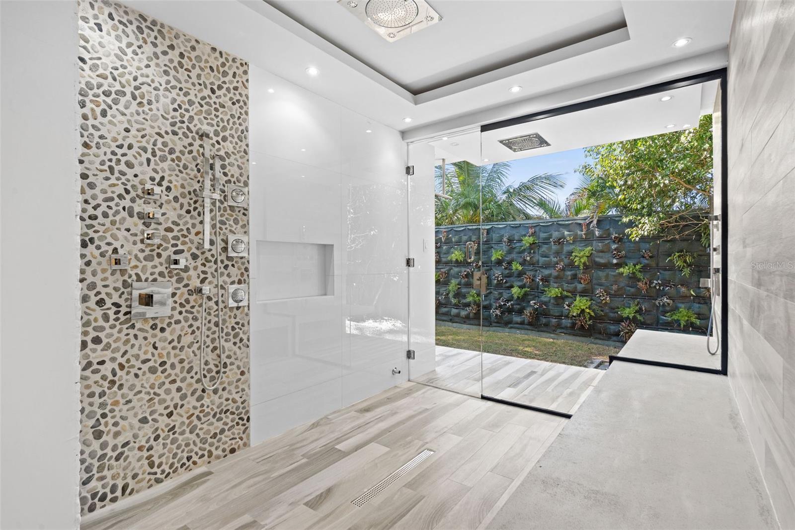 DORADO BEACH EAST - Residential