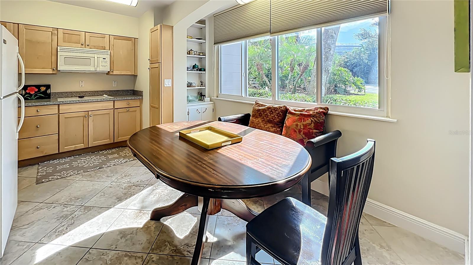 PHILLIPS CIRCLE REP (WHISPERING WATERS) - Residential