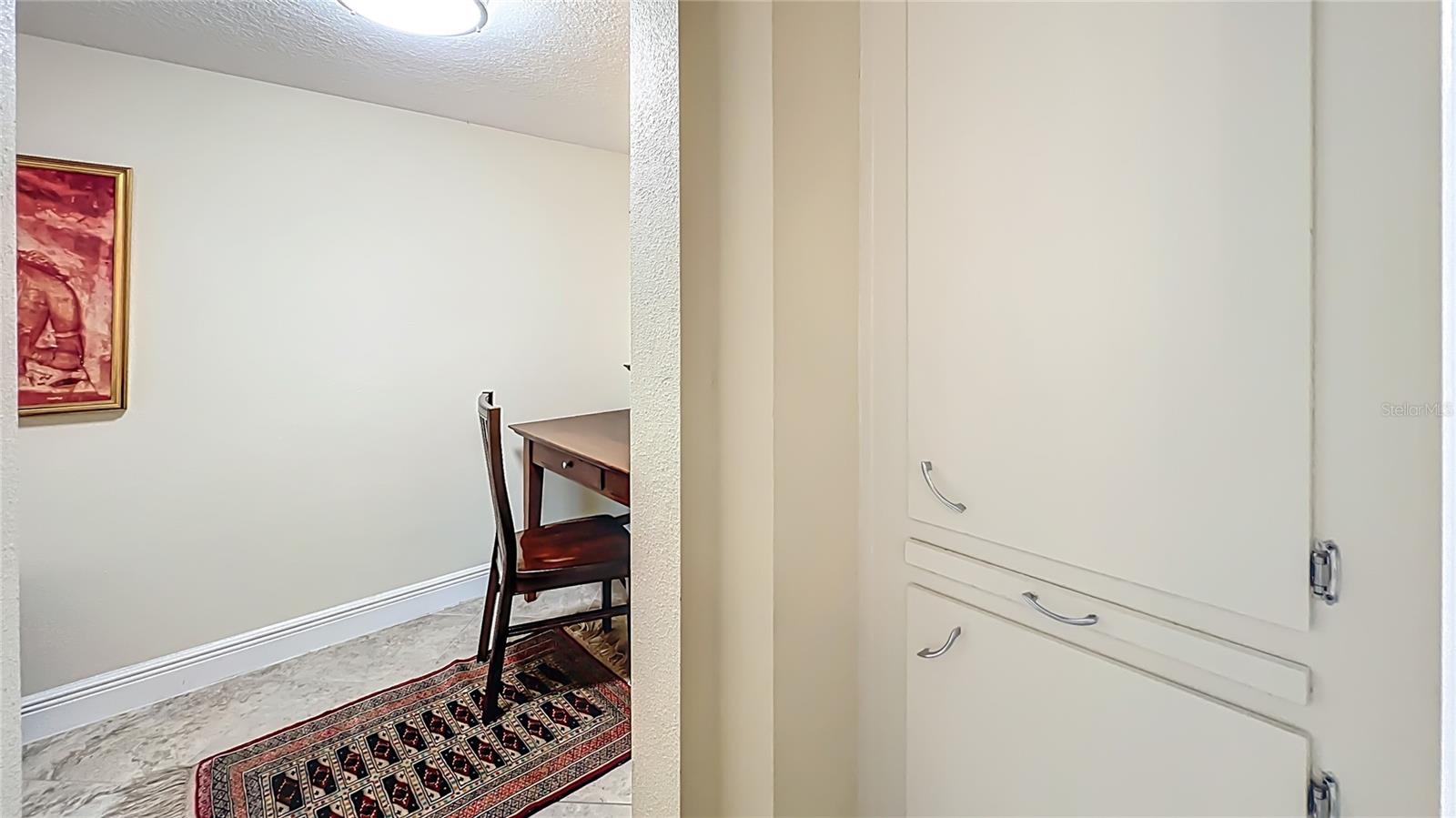 PHILLIPS CIRCLE REP (WHISPERING WATERS) - Residential