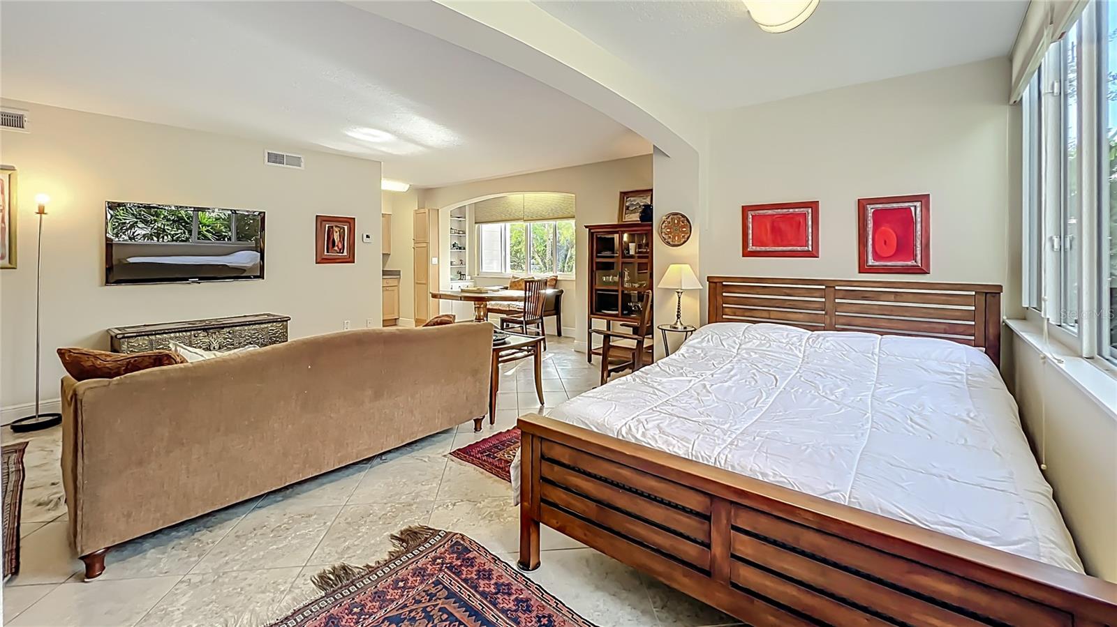 PHILLIPS CIRCLE REP (WHISPERING WATERS) - Residential