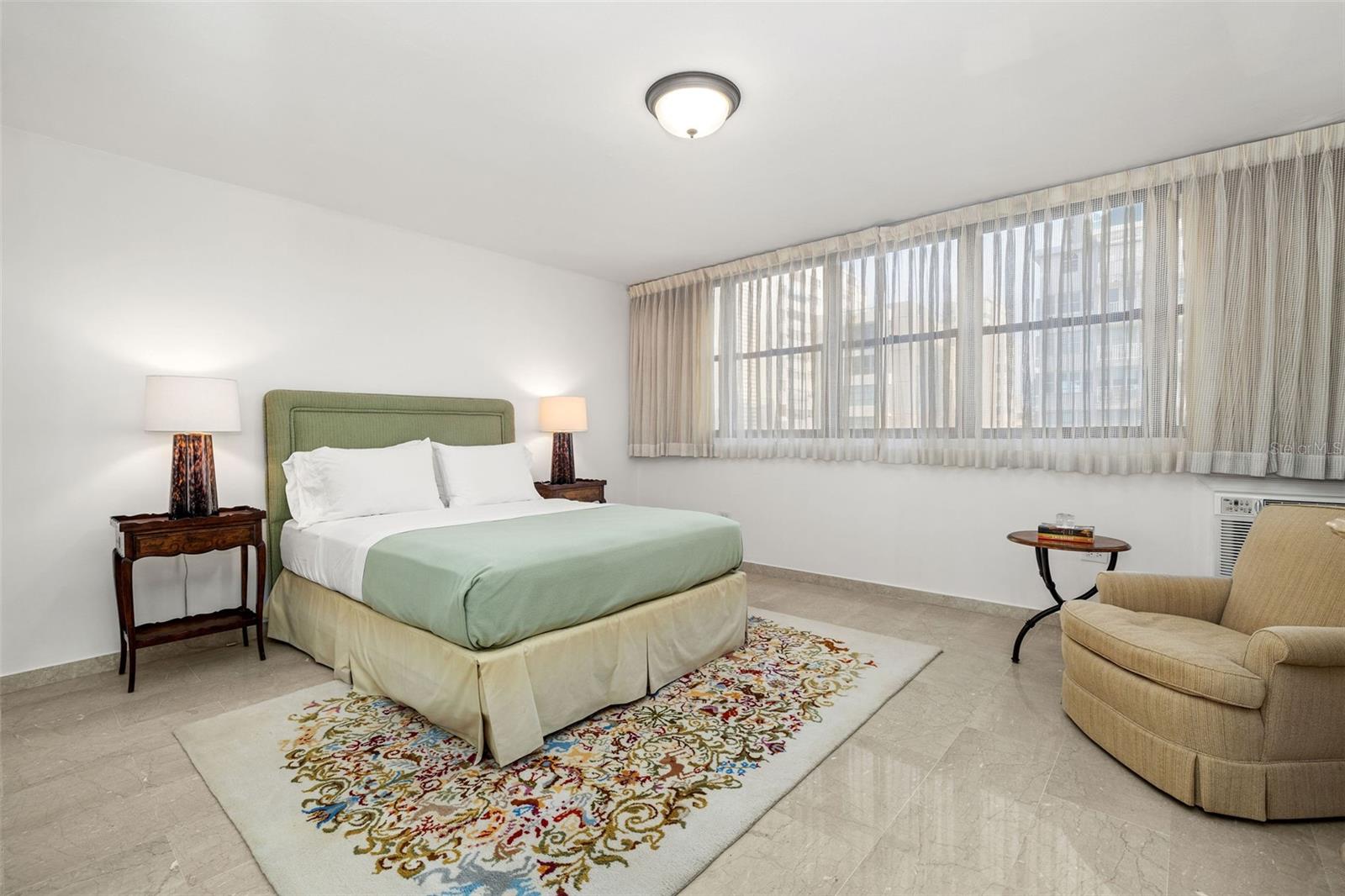 OLYMPIC TOWER - Residential