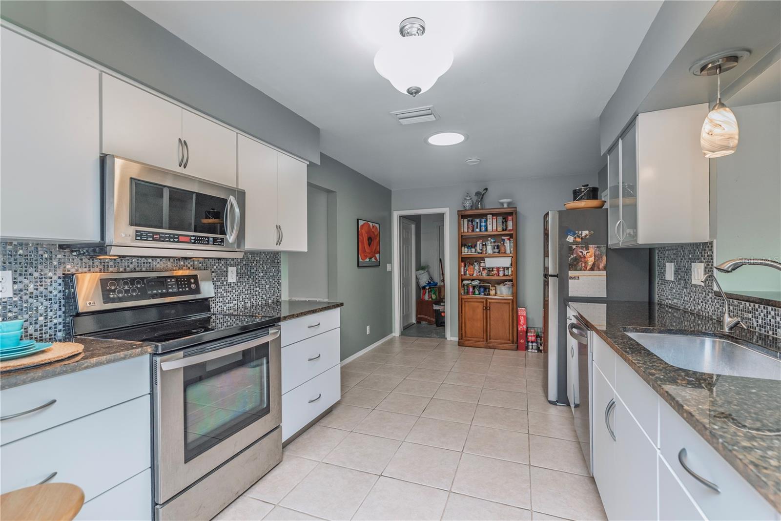 ANCHORAGE OF TARPON LAKE UNIT THREE THE - Residential