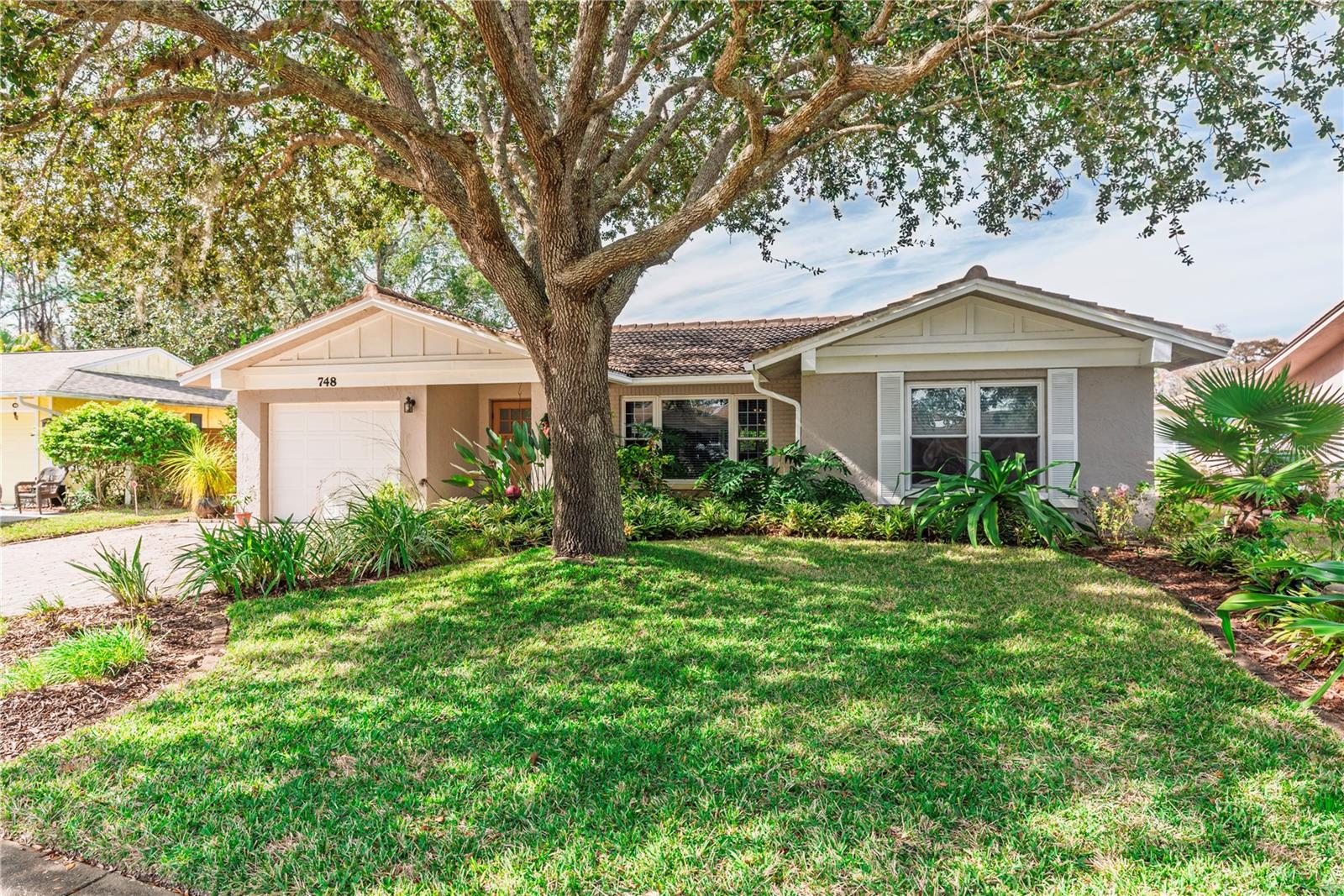 ANCHORAGE OF TARPON LAKE UNIT THREE THE - Residential