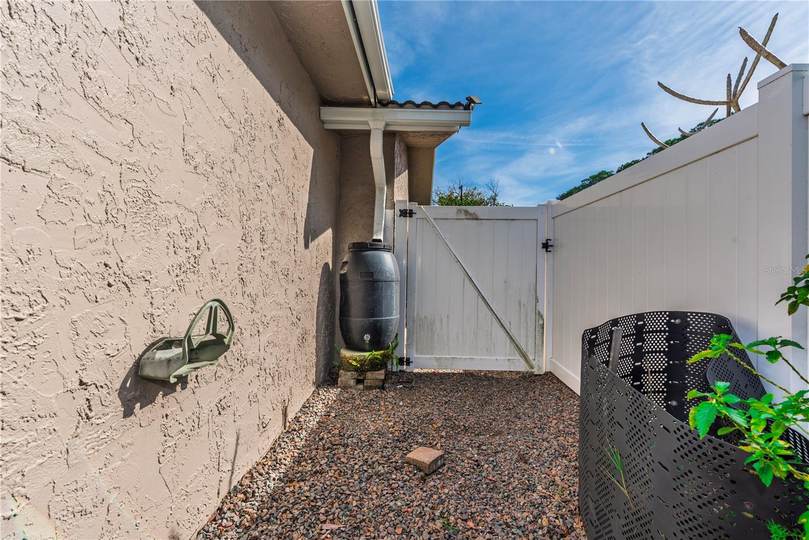 ANCHORAGE OF TARPON LAKE UNIT THREE THE - Residential