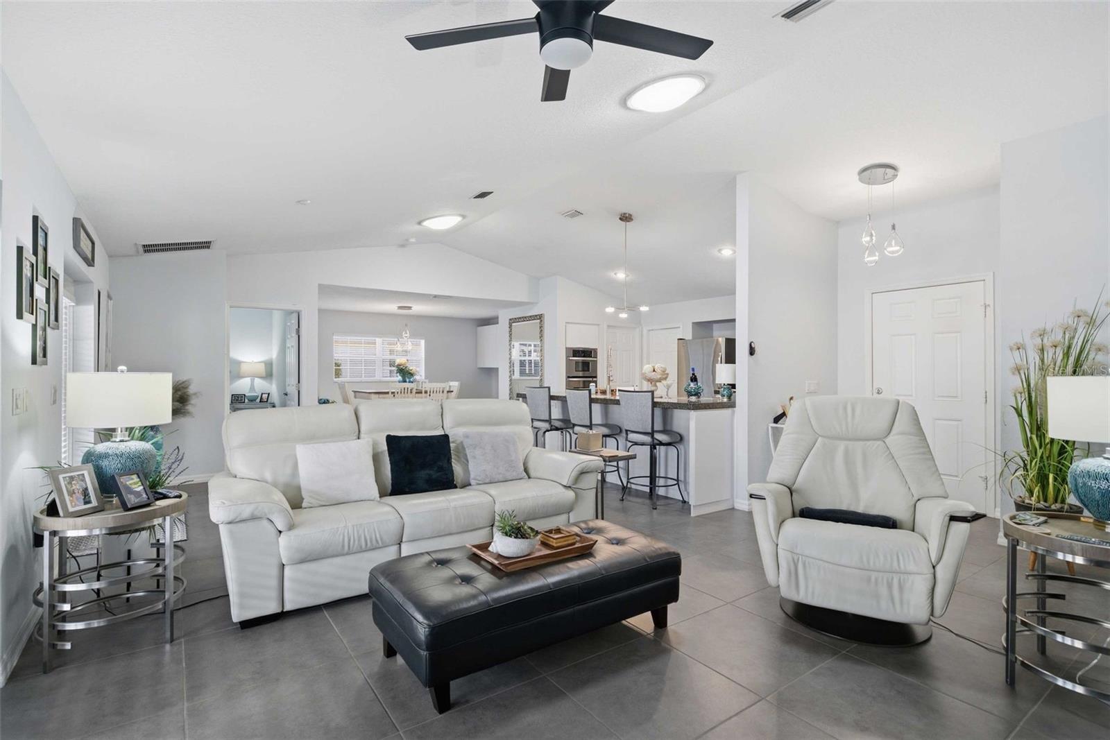 CONNELL LAKE ESTATES - Residential