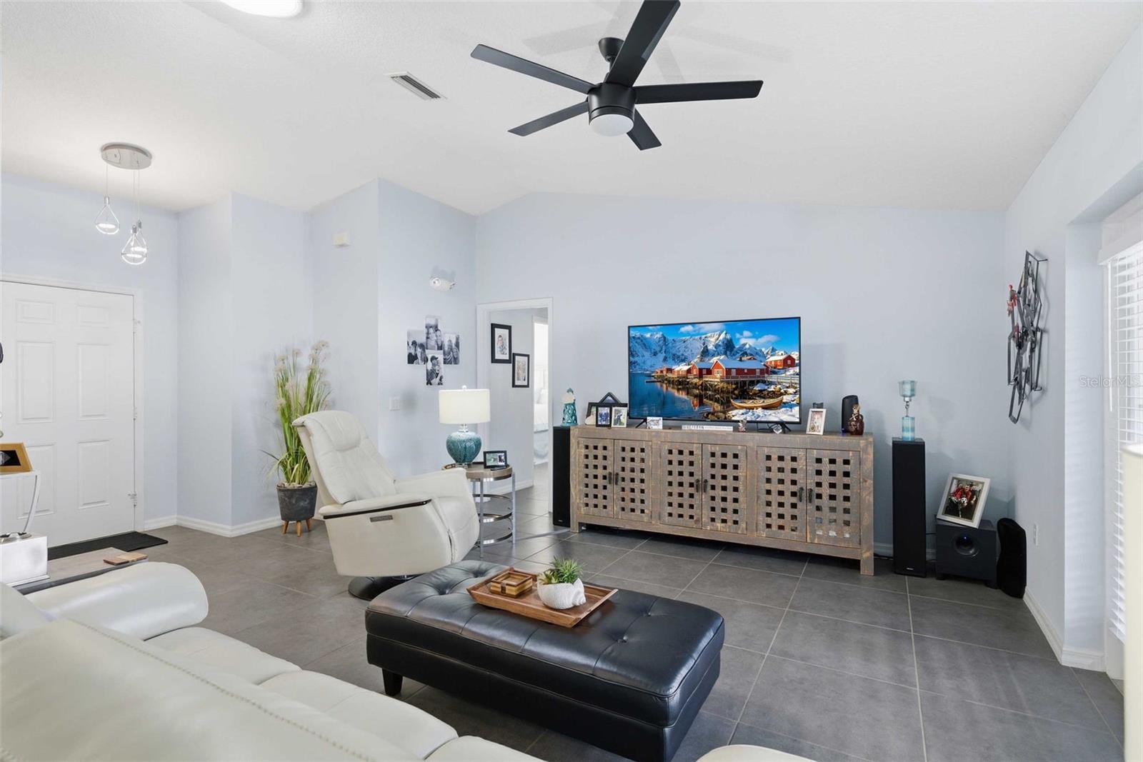 CONNELL LAKE ESTATES - Residential
