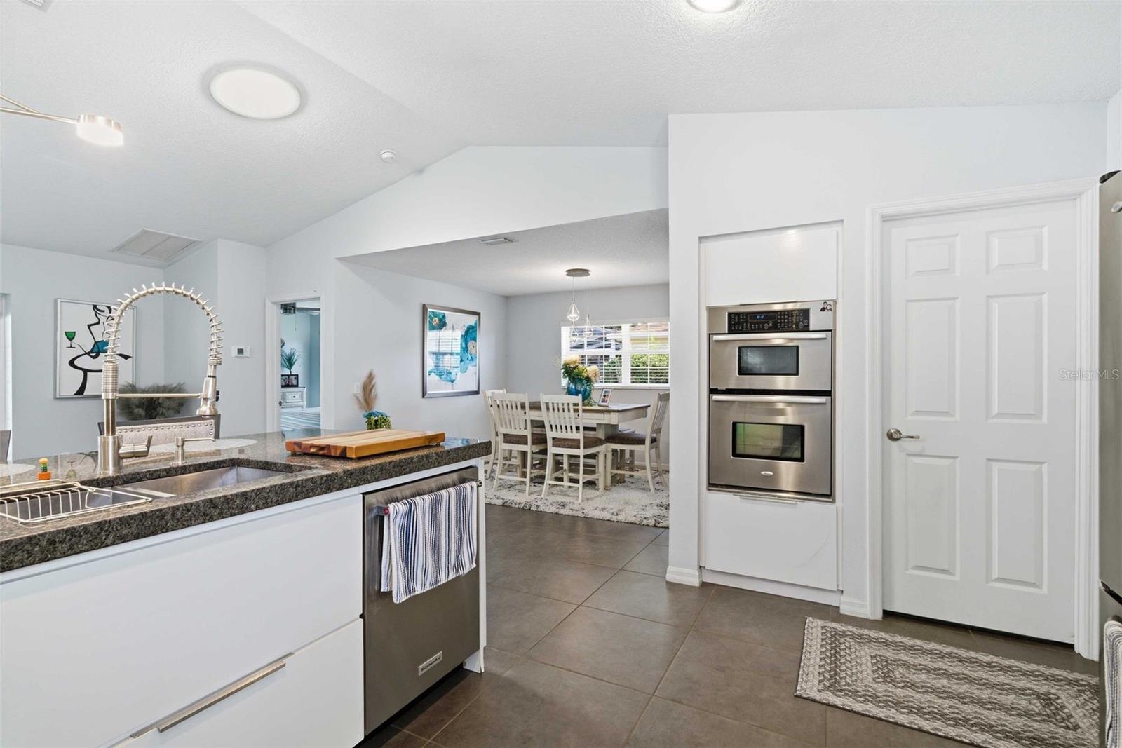 CONNELL LAKE ESTATES - Residential