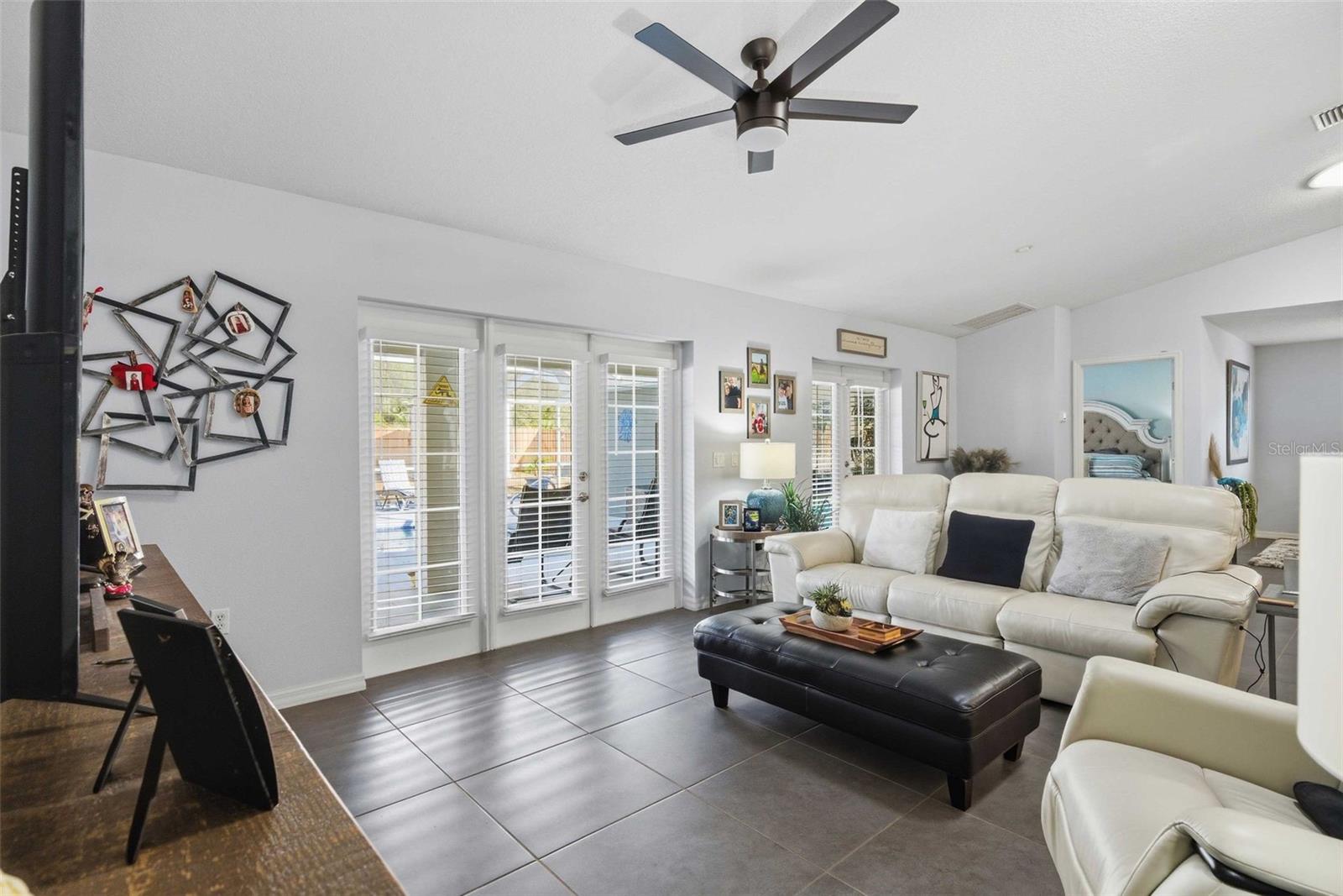 CONNELL LAKE ESTATES - Residential