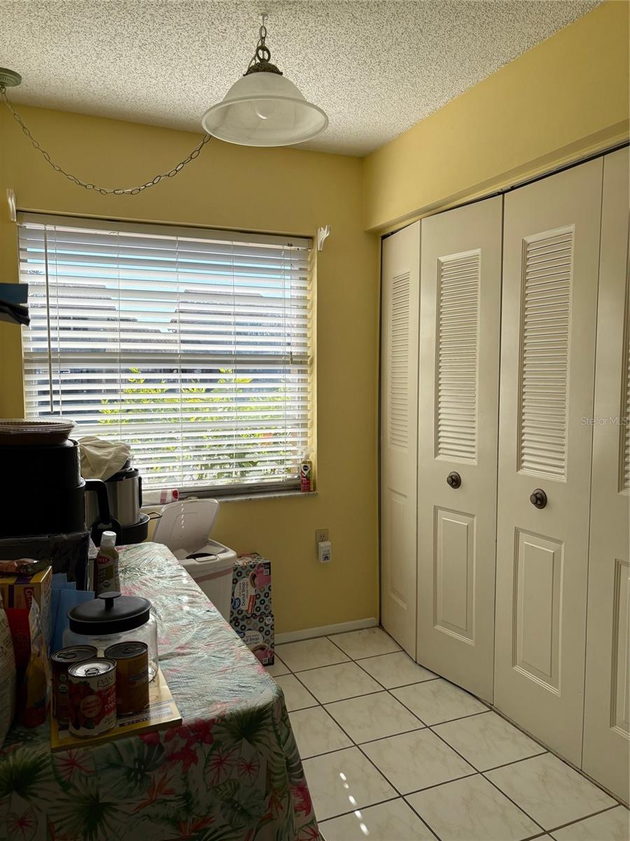 HOLIDAY LAKE VILLAS CONDO - Residential