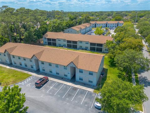 A home in SOUTH DAYTONA