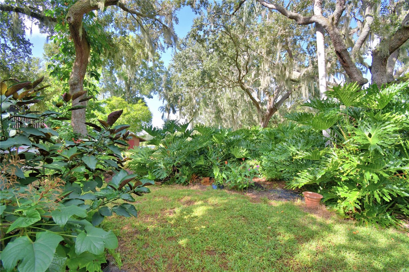 HALL ESTATE - Residential