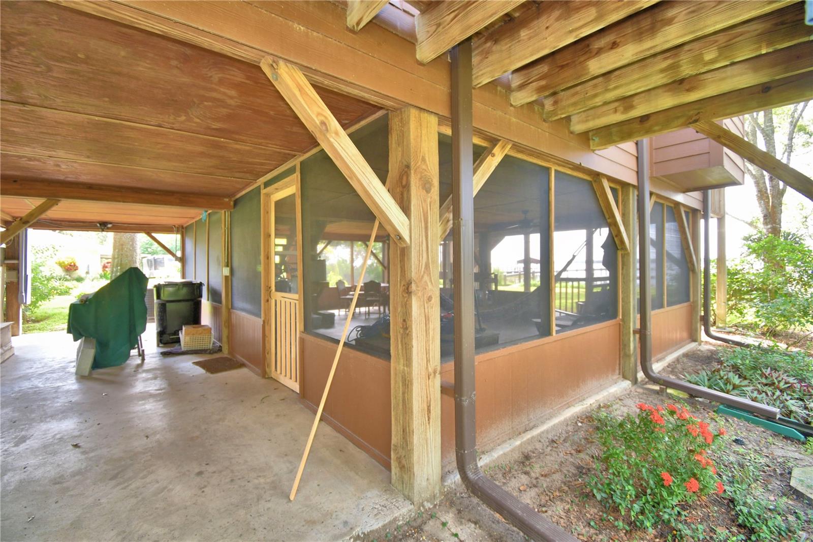 HALL ESTATE - Residential