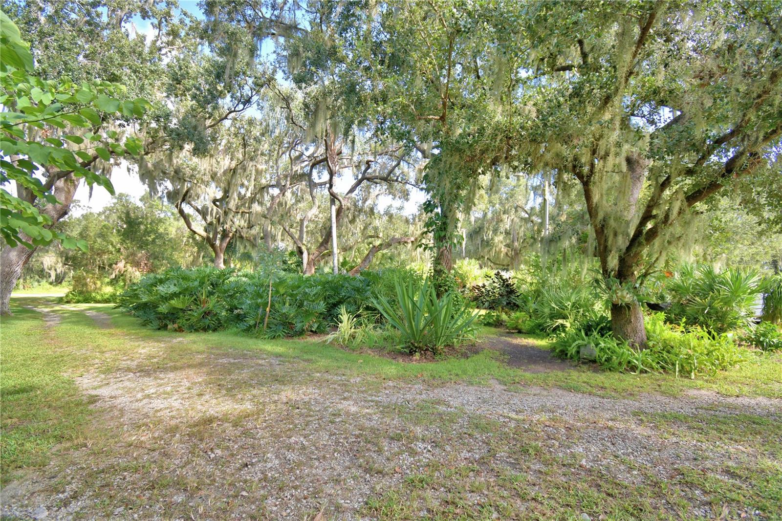 HALL ESTATE - Residential