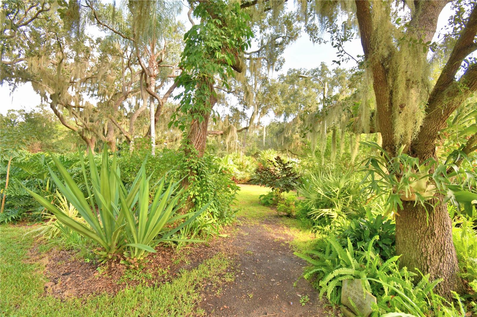 HALL ESTATE - Residential