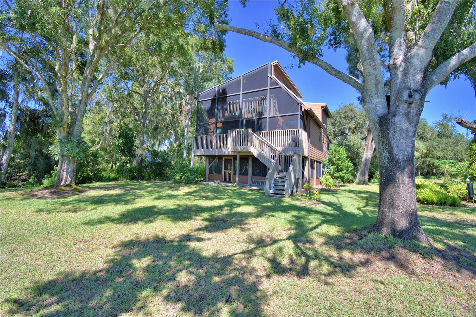 HALL ESTATE - Residential