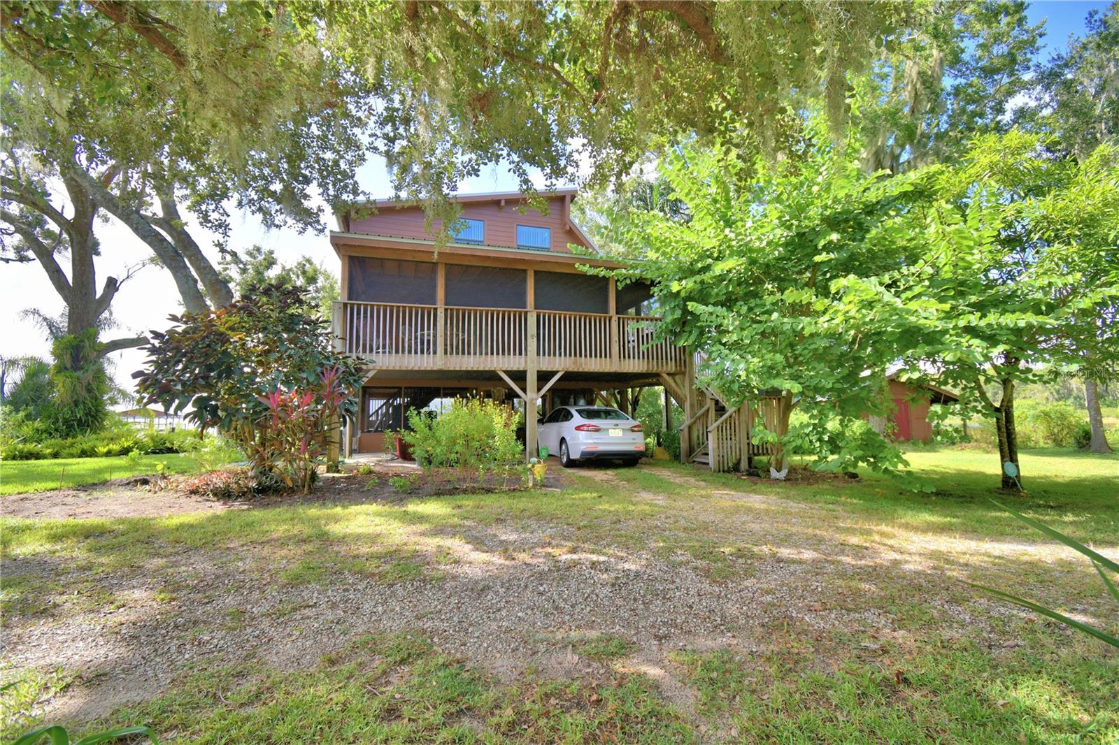 HALL ESTATE - Residential