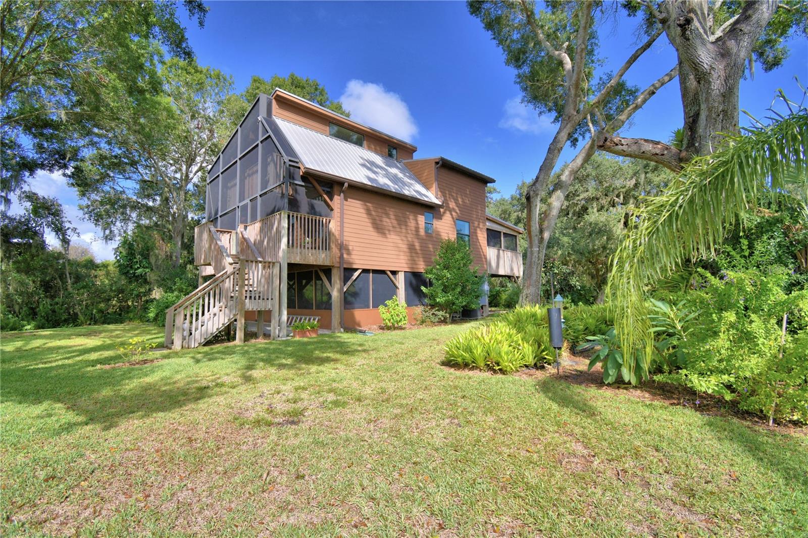 HALL ESTATE - Residential