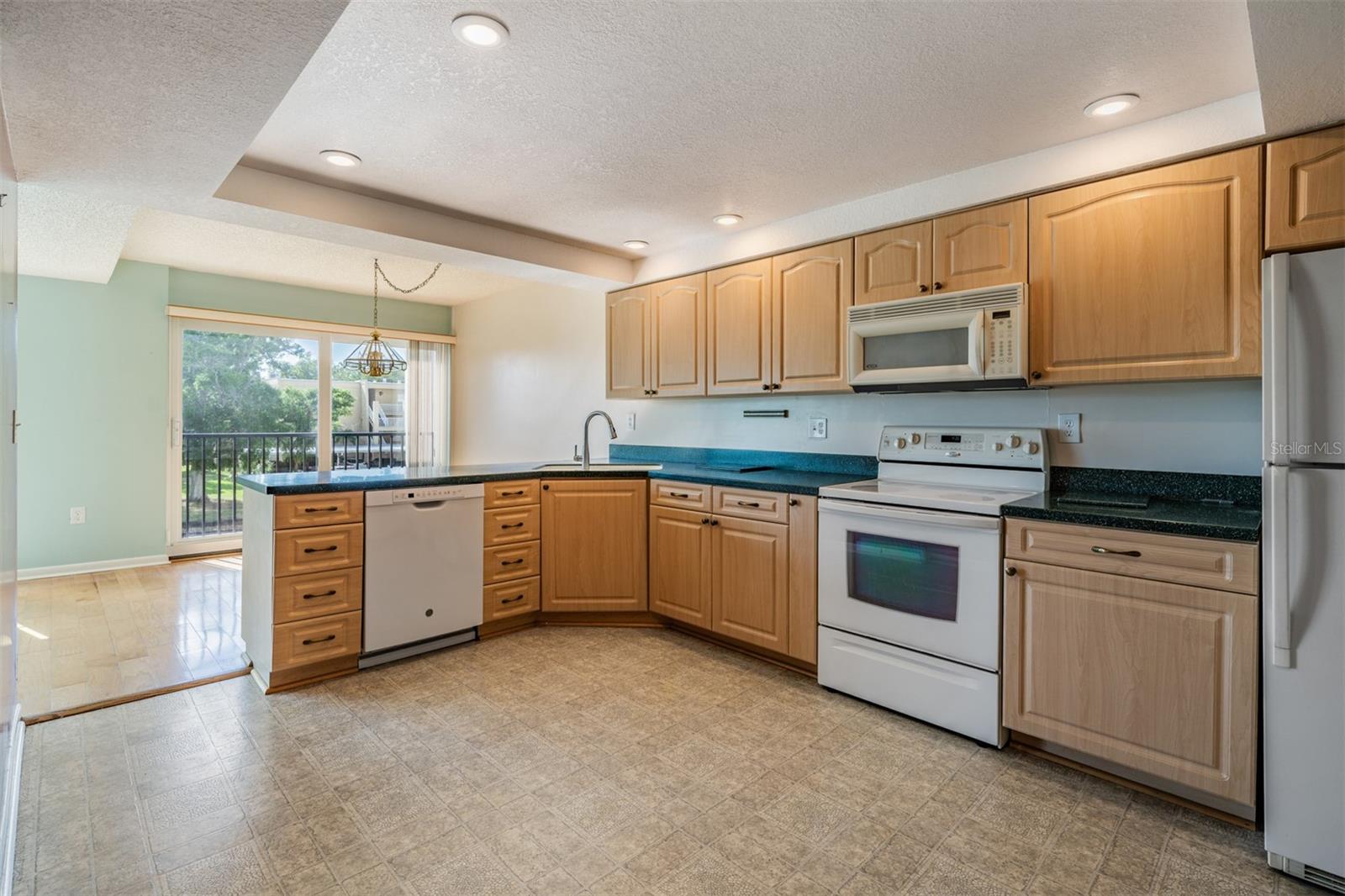 PENTHOUSE GREENS - Residential