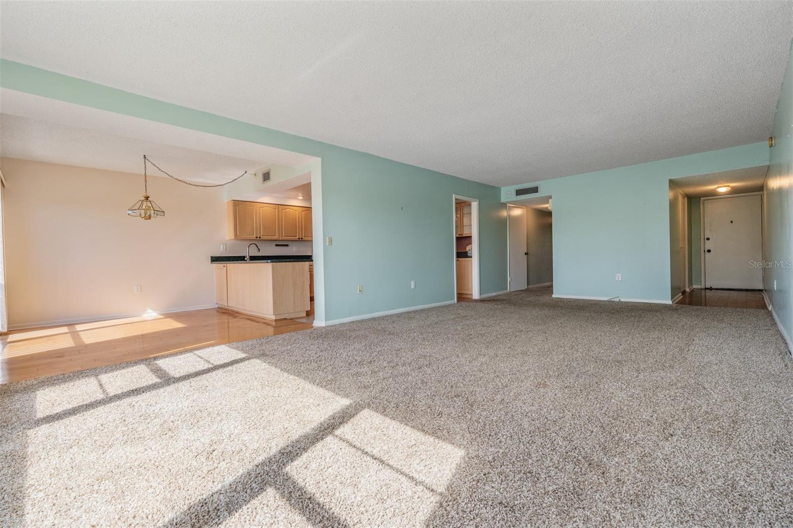 PENTHOUSE GREENS - Residential