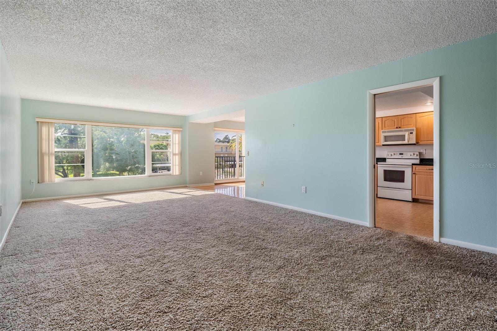 PENTHOUSE GREENS - Residential