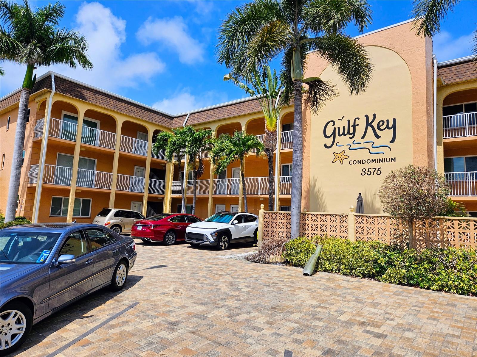 CHATEAU PELHAM APTS - Residential Lease