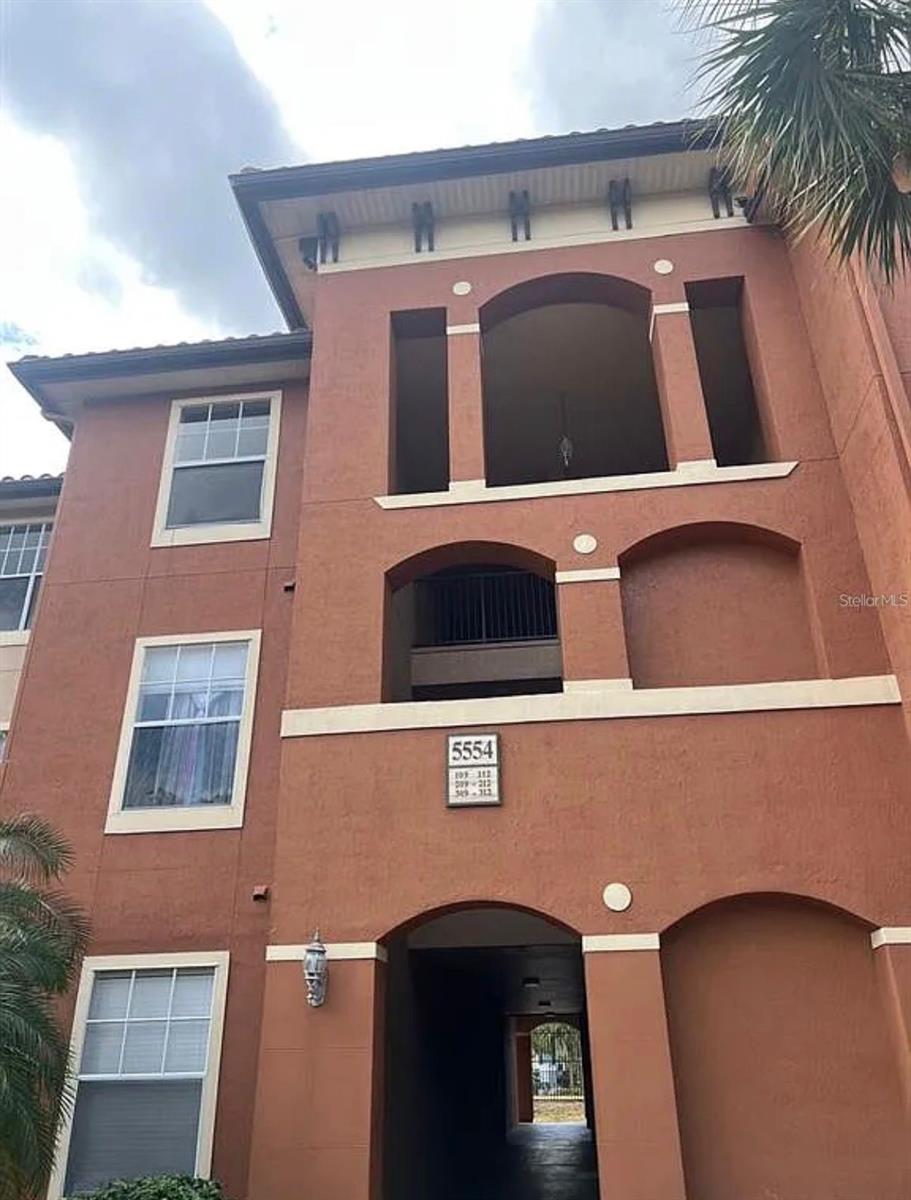 Photo of 5554 Metrowest Boulevard #4-310, Orlando, FL 32811 (MLS # O6443346)