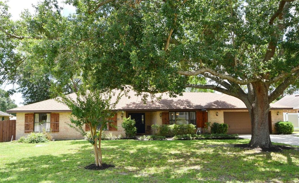 Photo of 26 Canter Club Court, Debary, FL 32713 (MLS # O6318398)