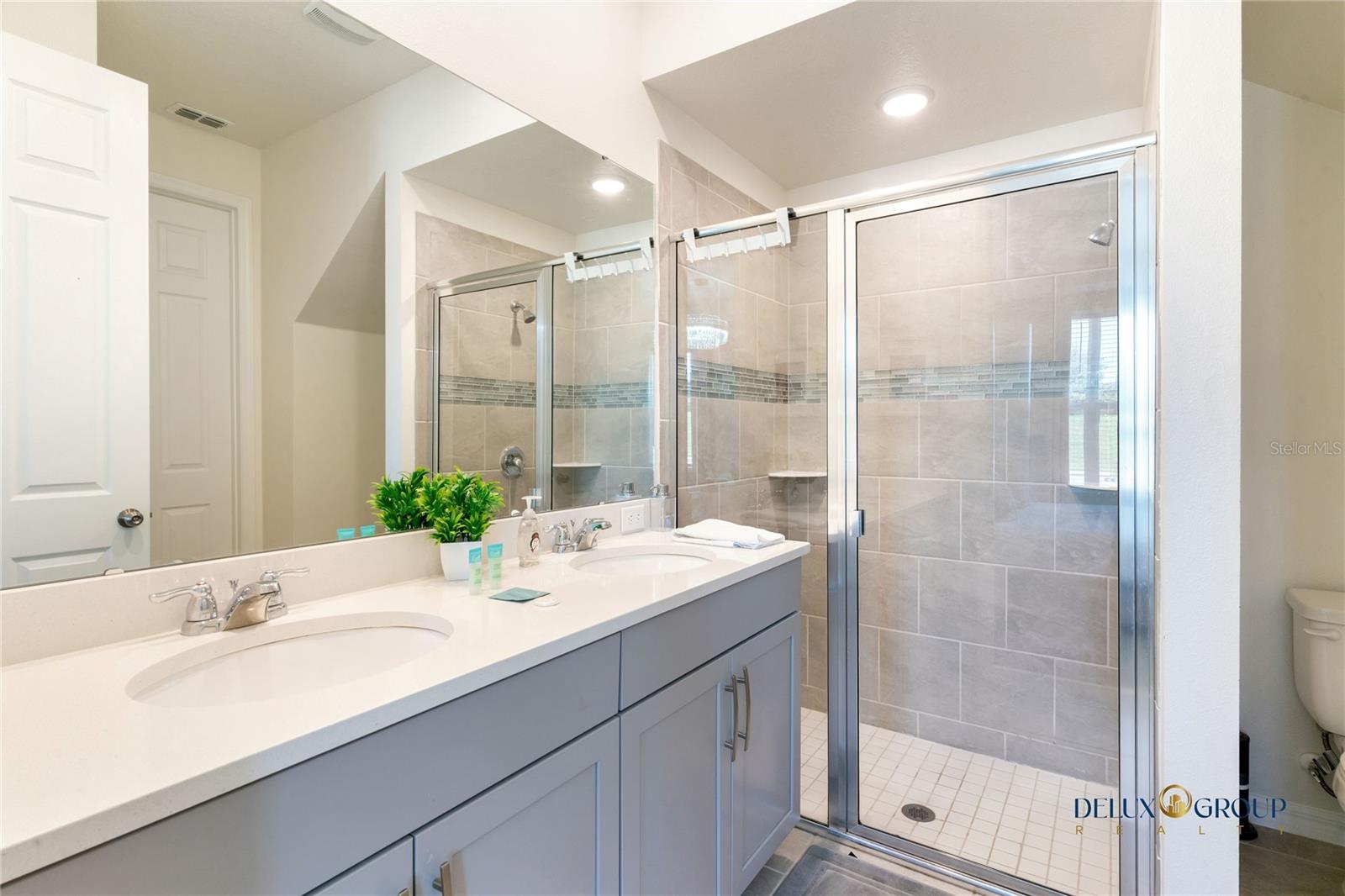 SOLARA RESORT VACATION VILLAS REP - Residential