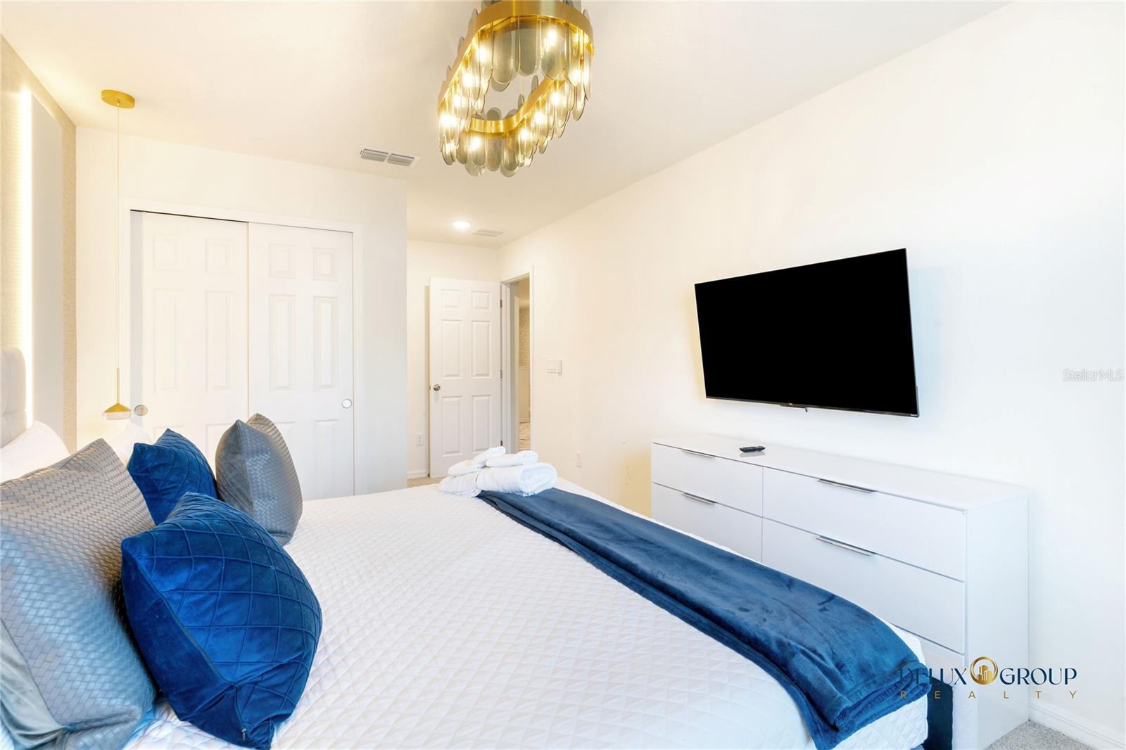 SOLARA RESORT VACATION VILLAS REP - Residential