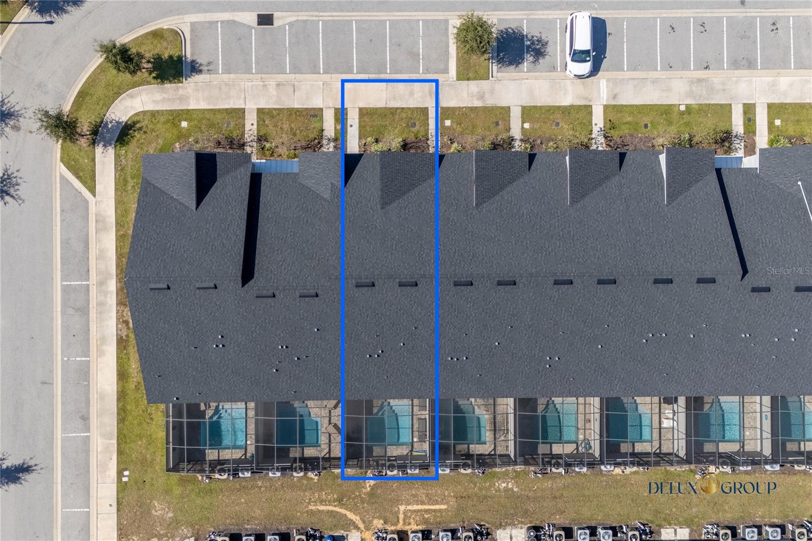 1692 TROPICAL PALMS CIRCLE