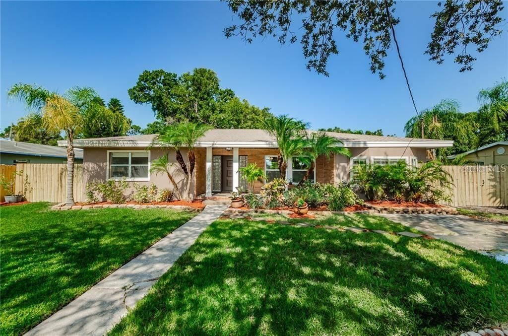 Photo of 705 Bayshore Drive, Tarpon Springs, FL 34689 (MLS # TB8456024)
