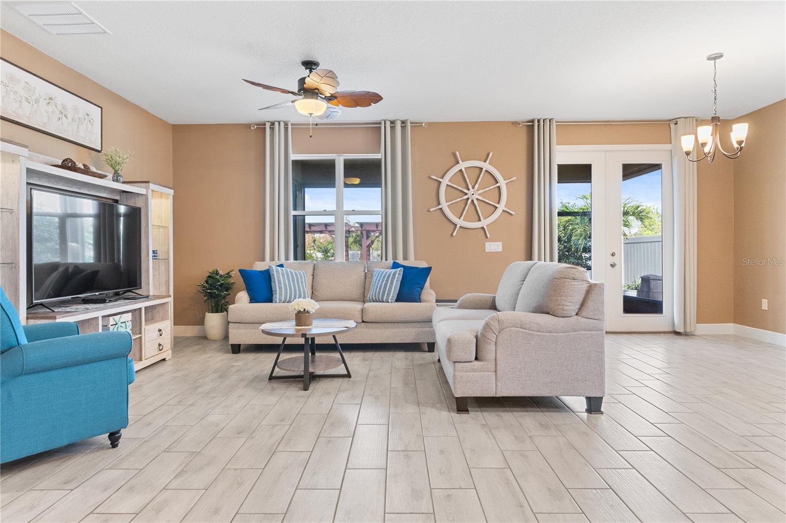 LAKE LUCERNE PH 5 - Residential