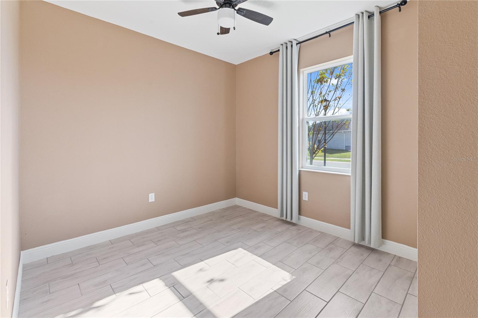 LAKE LUCERNE PH 5 - Residential