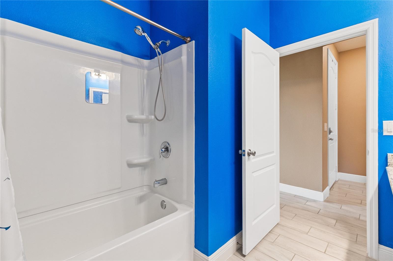 LAKE LUCERNE PH 5 - Residential