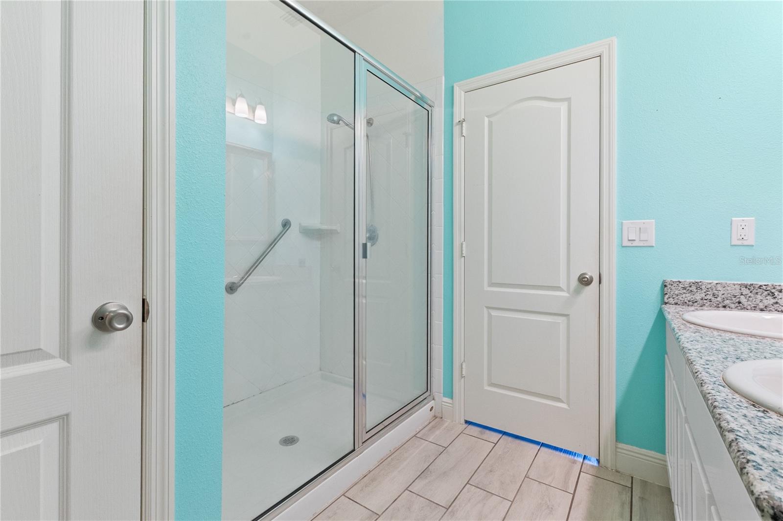 LAKE LUCERNE PH 5 - Residential