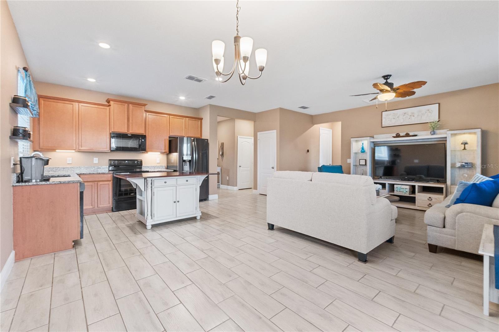 LAKE LUCERNE PH 5 - Residential