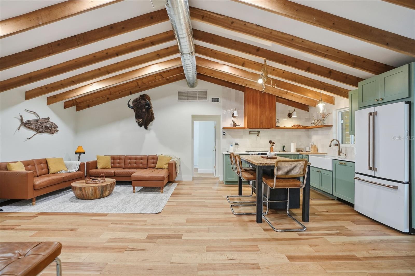 TE-LA-HEIGHTS 32 UN 1 - Residential