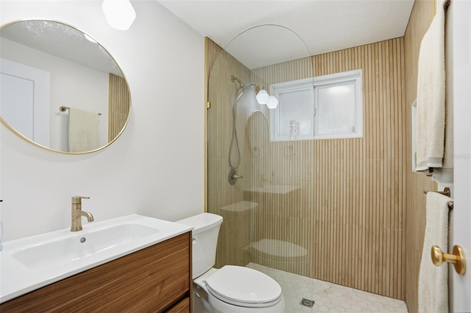 TE-LA-HEIGHTS 32 UN 1 - Residential