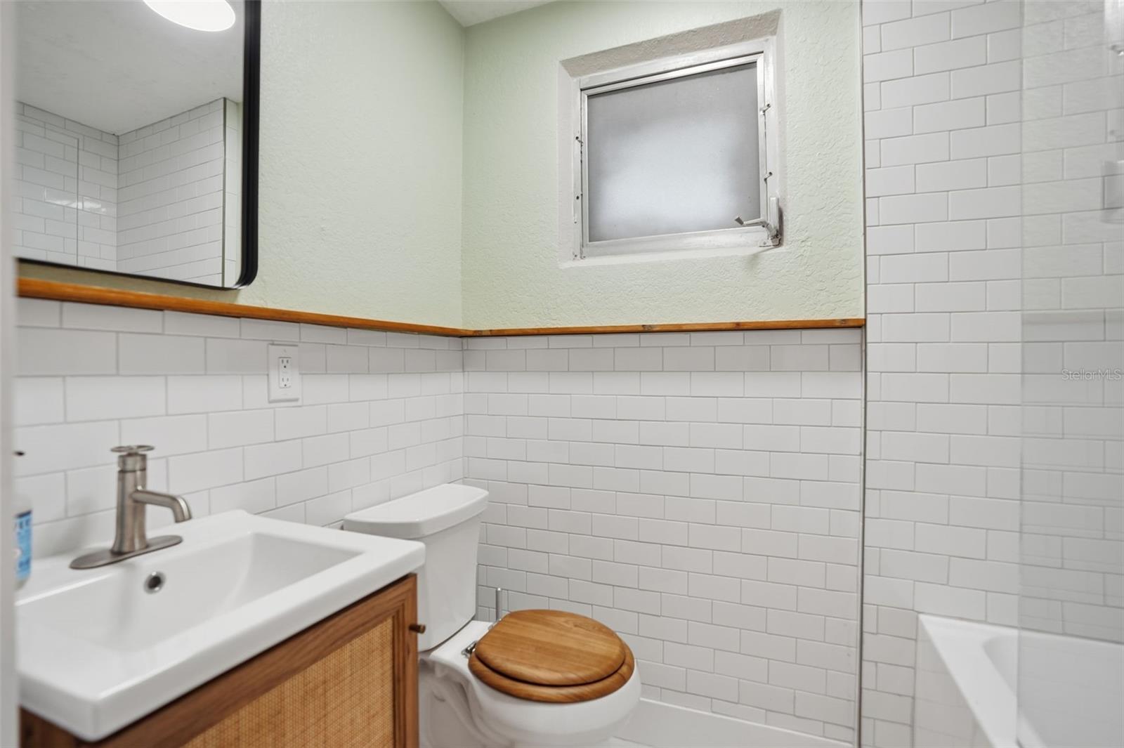 TE-LA-HEIGHTS 32 UN 1 - Residential