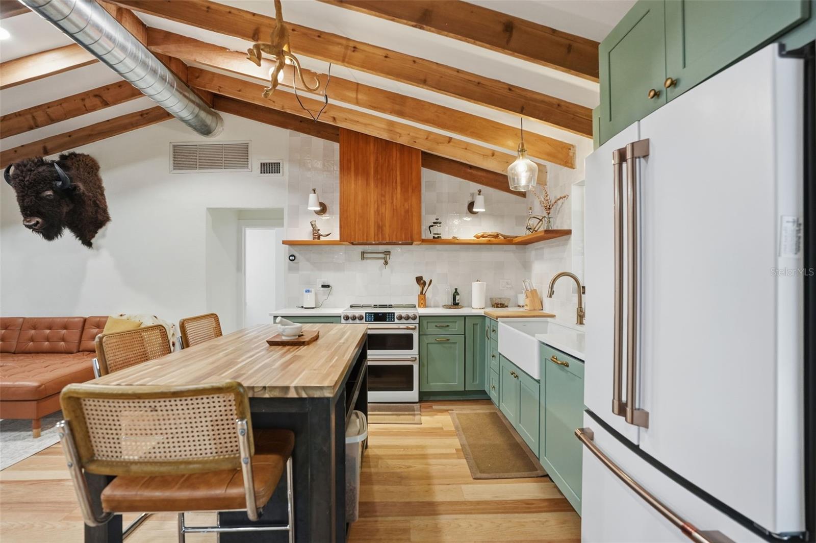 TE-LA-HEIGHTS 32 UN 1 - Residential