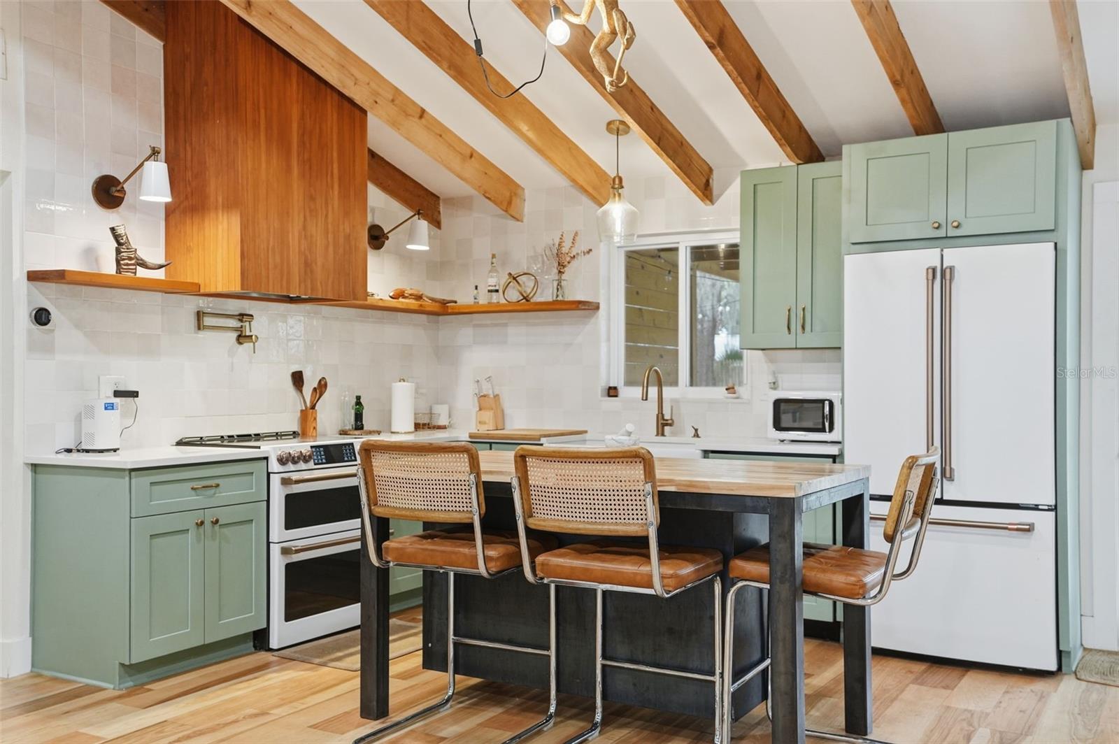 TE-LA-HEIGHTS 32 UN 1 - Residential