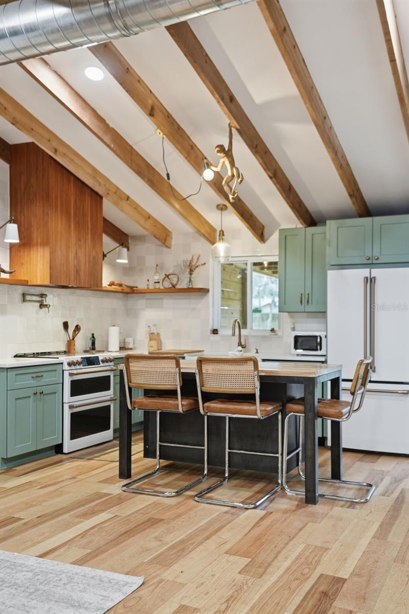 TE-LA-HEIGHTS 32 UN 1 - Residential