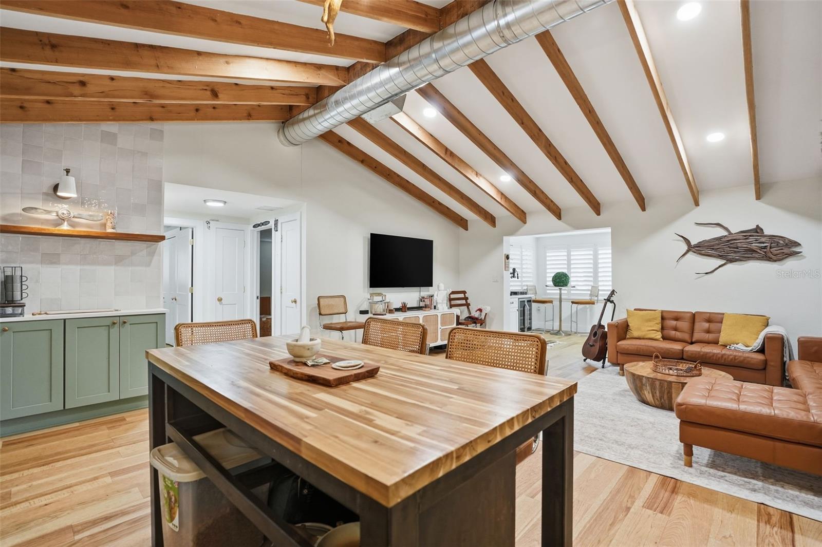 TE-LA-HEIGHTS 32 UN 1 - Residential