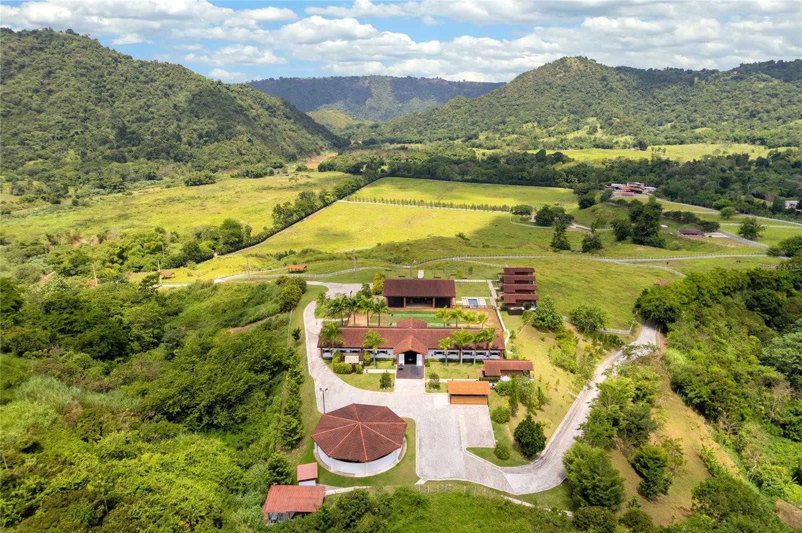 HACIENDA LA NUBE - Farm